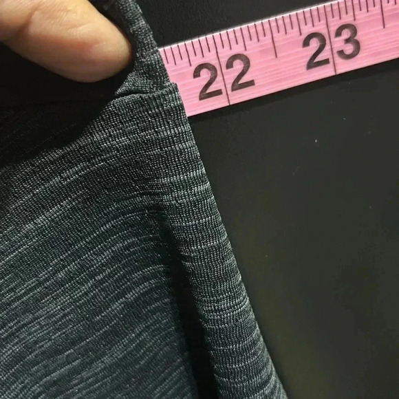 Under Armor Heat Gear,fitted quarter zip, pull over,athletic jacket/top,light - Picture 8 of 9